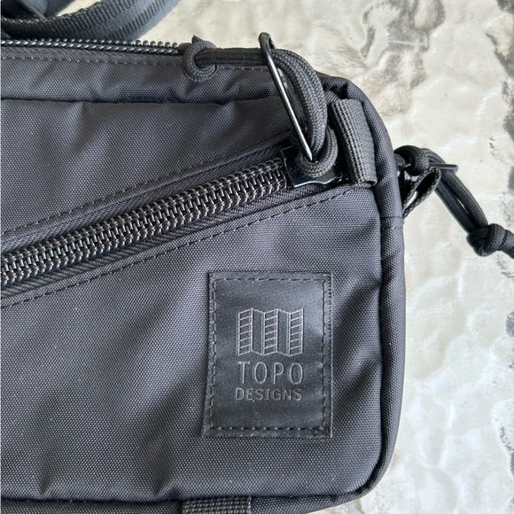 New! TOPO DESIGNS Black on Black Hip Waist Pack - Picture 2 of 11